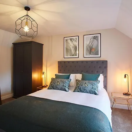 Host & - Middle Semesterbostad Whitby